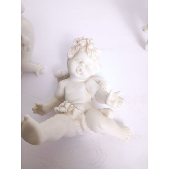 Set of 3 Vintage GANZ White Porcelain Cherubs at Play Figurines - Picture 13 of 14